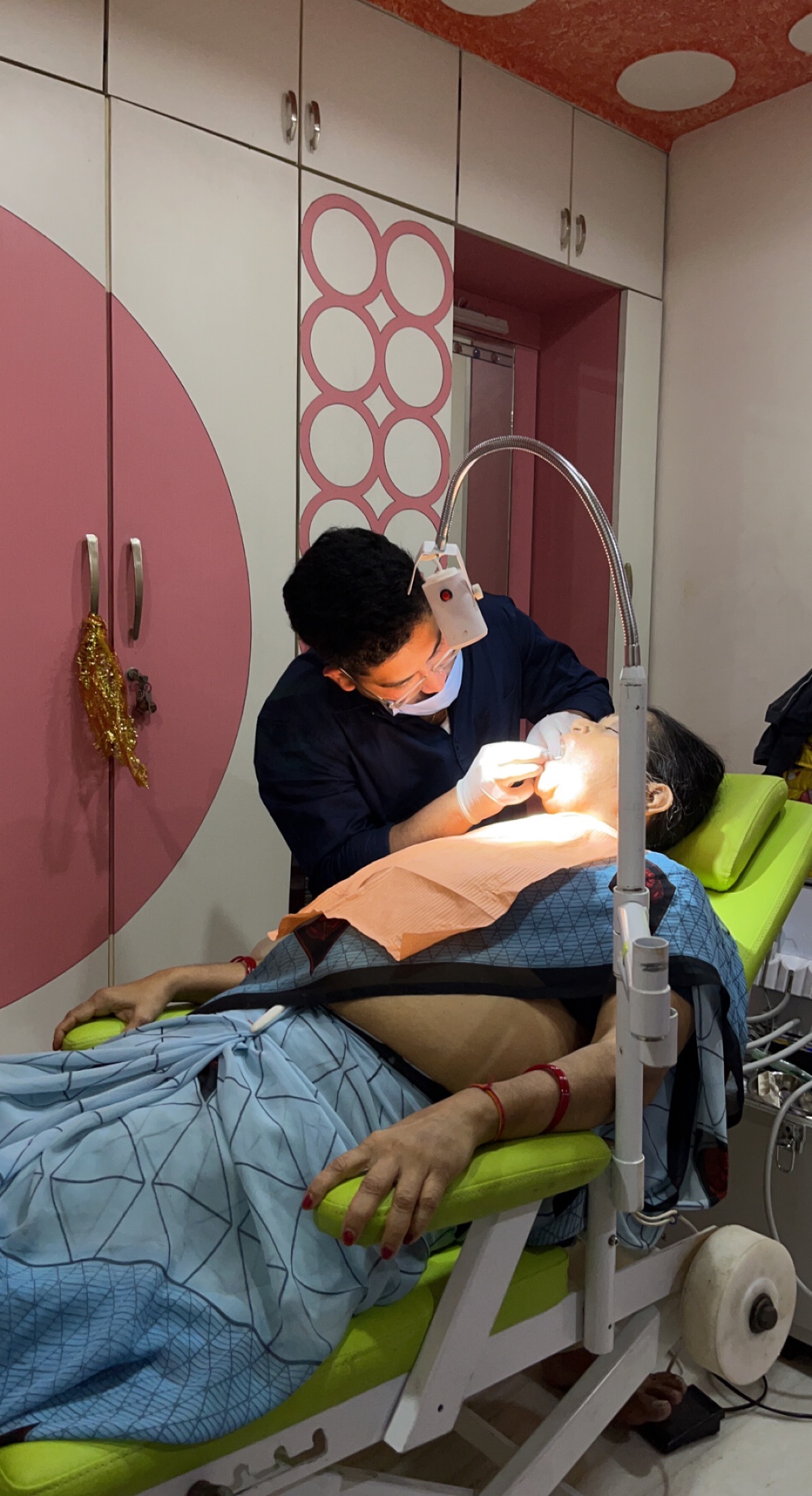 Prudentoe dentist on a home dental appointment in Hyderabad